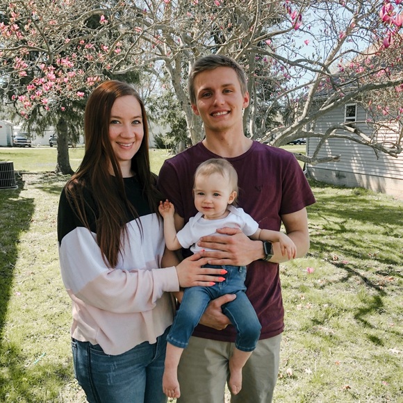 Meet Your Posher! - Picture 1 of 3